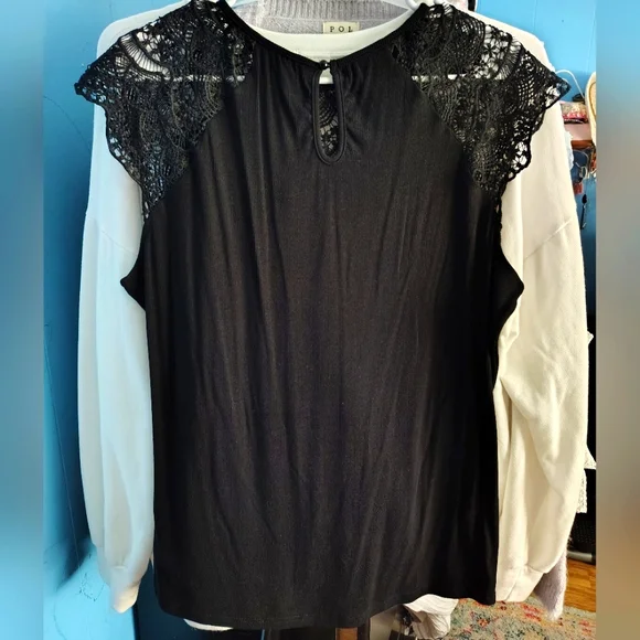 NWOT Black Floral Lace Sleeve Top - Picture 4 of 4